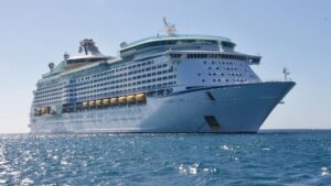 Cannes proibirá navios de cruzeiro com mais de mil passageiros