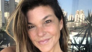 Cristiana Oliveira ganha elogios ao posar de biquíni: "Rainha"