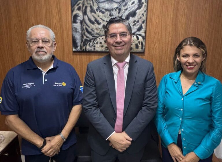 Dr. Victor Rocha recebe representantes do Rotary para fortalecer parcerias em saúde e cidadania