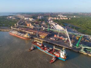 Exportações de milho e soja pelo Arco Norte crescem 57% com avanço de ferrovias e hidrovias