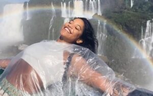 Famosos repercutem morte de Juliana Marins na web