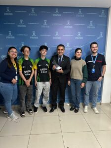 Herculano Borges homenageia equipe de robótica campeã internacional do SESI de Dourados