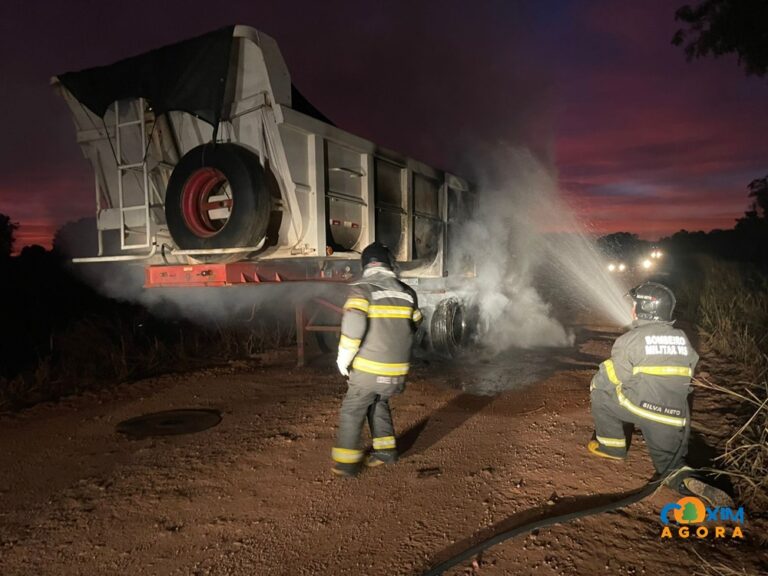 Incêndio atinge carreta carregada com pedra na Transpantaneira