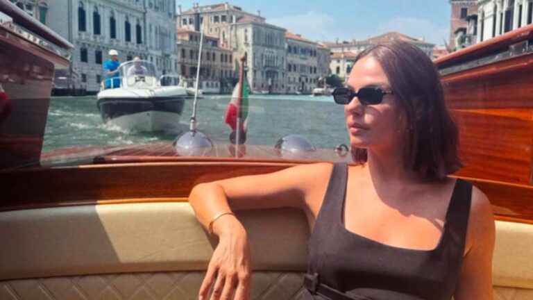 Isis Valverde abre álbum de fotos em viagem à Itália