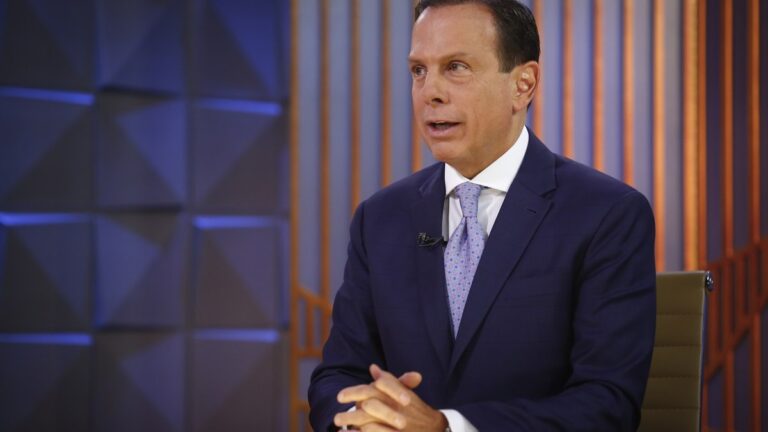 João Doria abandona entrevista do SBT após constrangimento