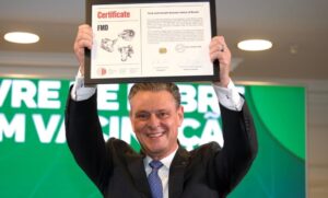 Livre da aftosa, Brasil busca acordo com Japão e Coreia do Sul, diz Fávaro em Paris
