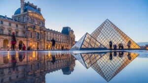 Louvre fecha após protesto de funcionários contra superlotação