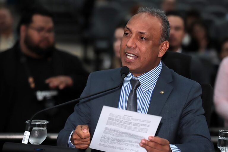 Mandato participativo: Junior Coringa leva solicitações da população à Prefeitura