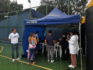 Mesmo com chuva, ação de vacinação apoiada por Ronilço Guerreiro imuniza mais de 100 pessoas na Praça dos Livros
