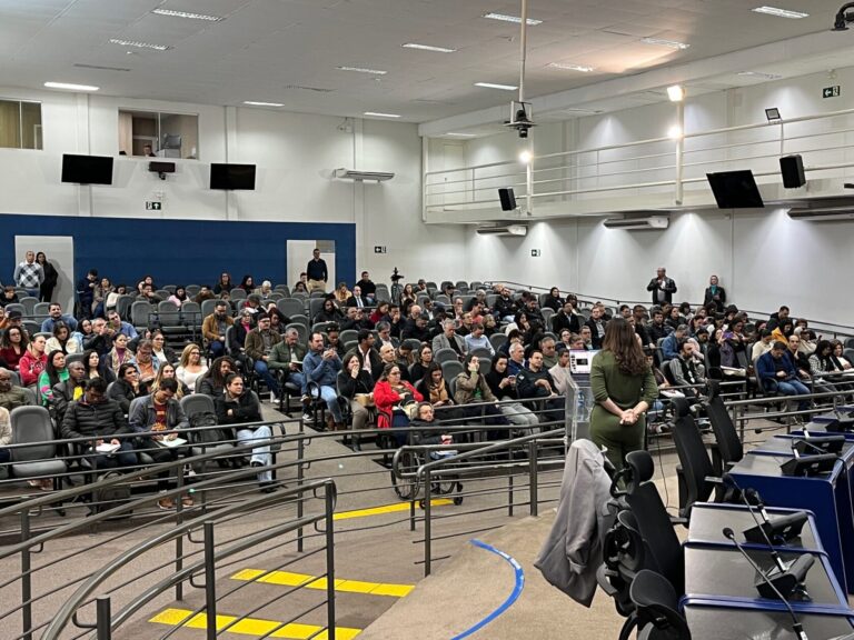 Na Câmara, representantes de entidades participam de curso gratuito para captação de recursos