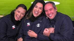 Narradora da Globo, Renata Silveira anuncia gravidez ao vivo