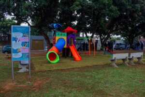 Novo parquinho no Tiradentes garante lazer e segurança para crianças da região