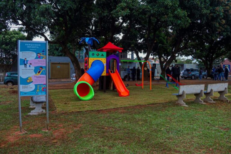 Novo parquinho no Tiradentes garante lazer e segurança para crianças da região