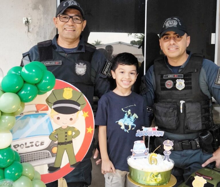 PM realiza surpresa e participa do aniversário de João Guilherme, fã de 6 anos, em Coxim