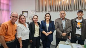 Ronilço Guerreiro e lideranças comunitárias levam demandas da região Seminário à prefeita Adriane Lopes