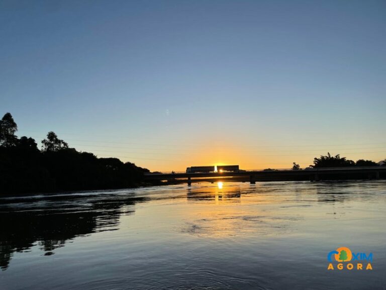 🌤 Segunda-feira começa com tempo firme e calor em Coxim (MS)