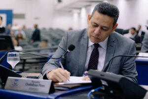 Vereador Clodoilson Pires atende demandas do São Conrado e reforça apoio a programa que gera empregos e qualificação