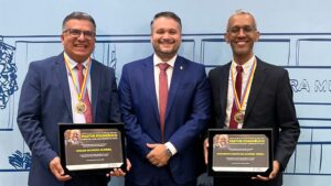 Vereador Leinha homenageia pastores com medalha legislativa em comemoração ao Dia do Pastor Evangélico