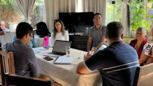 Vereador Leinha realiza atendimento no bairro Moreninhas IV