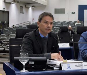 Vereador Marquinhos Trad defende projeto que garante exames de vista e óculos gratuitos para alunos da rede pública e idosos