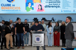 Vereador Otávio Trad participa da assinatura do Clube de Benefícios e ressalta a valorização dos servidores