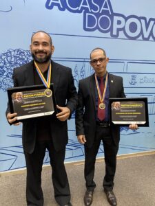 Vereador Professor Riverton homenageia Pastores com a medalha legislativa Apóstolo Edilson Vicente da Silva