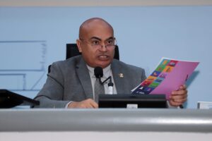 Vereador Ronilço Guerreiro acompanha de perto emenda de R$ 100 mil para climatização da UPA Coronel Antonino
