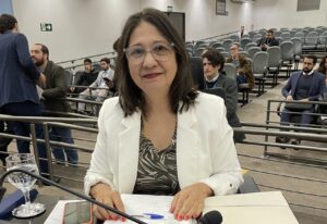 Vereadora Luiza cobra explicações sobre ausência de reajuste salarial aos servidores municipais