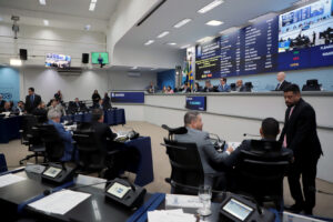 Vereadores votam três projetos e dois vetos na sessão de terça-feira
