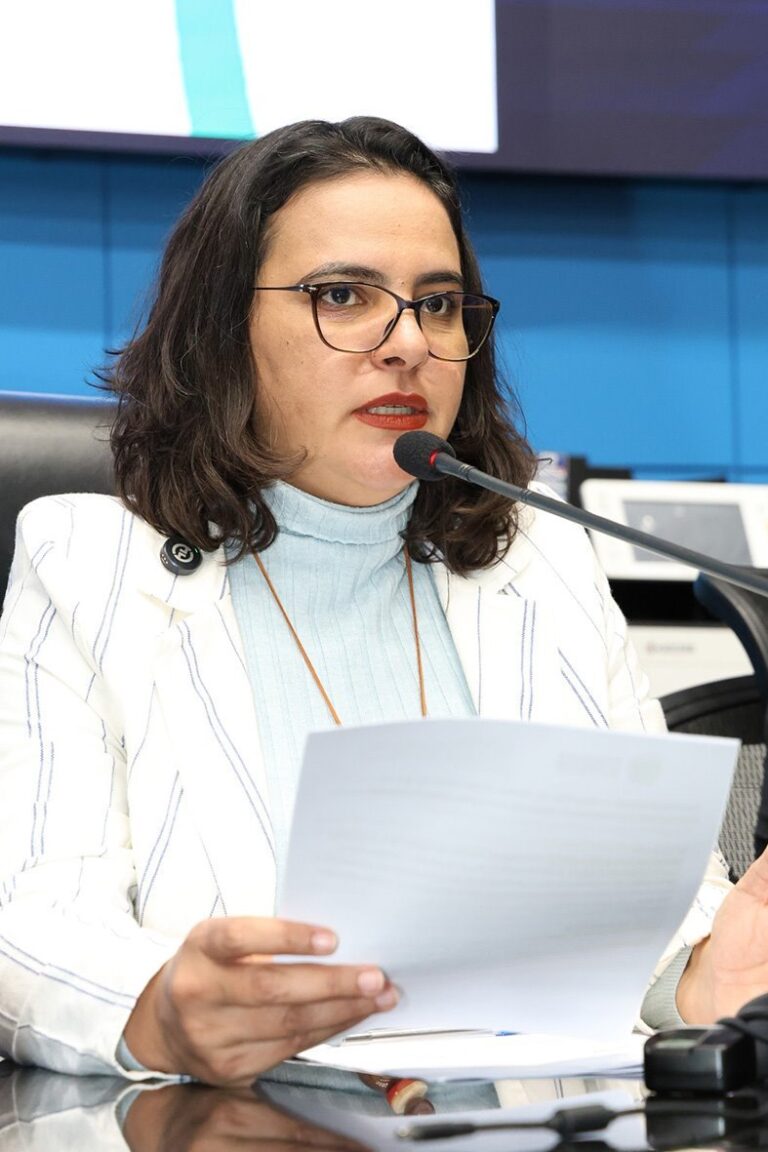 Violência e ausência de políticas públicas pautam debate sobre Enfermagem