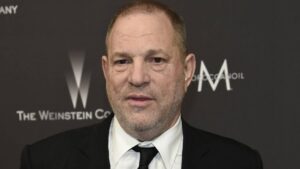 Weinstein é condenado por ato sexual em novo julgamento em NY