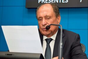 Zé Teixeira reivindica extensão da UEMS para estudantes de Caarapó