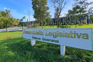 <b>Agenda</b>: Visita de escola, reuniões, capacitação e sessões movimentam ALEMS