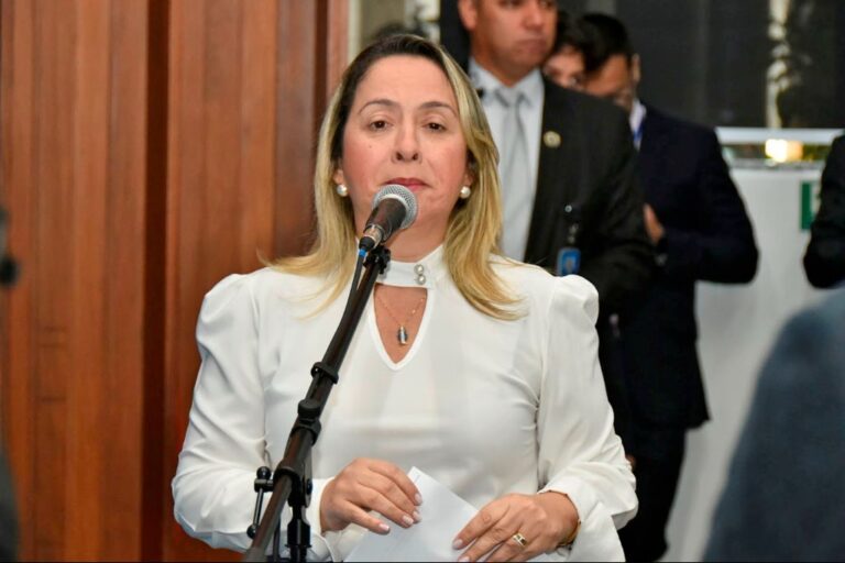 <b>Lei:</b> Campanha Quebrando o Silêncio entra para o Calendário Oficial