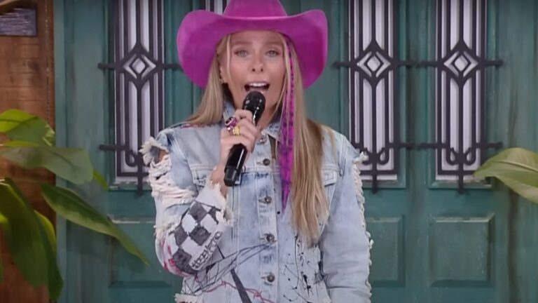 Adriane Galisteu revela plano ambicioso para TV: "Sonho"