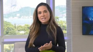 Apresentadora renova com o SBT e garante contrato até 2027