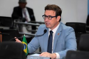 Câmara vota hoje projeto de Salineiro para economizar milhões em dinheiro público no Natal