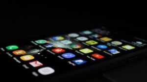 Microfone pode ser ativado sem alerta visível