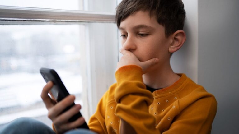 Cresce o uso de IA por crianças para apoio emocional