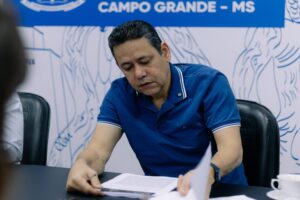 Clodoilson Pires destaca importância de rever o crescimento urbano em reunião da CCJ com 200 projetos na pauta