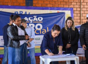 Comunidade Quilombola Buriti recebe cedência de maquinário agrícola durante Ação Agro Social