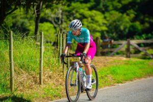 De amadora a campeã: ciclista de Campo Grande vence prova nacional com apoio do Auxílio Atleta