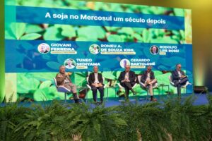 De grão em grão: os 100 anos da soja no Brasil