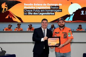 Dr. Victor Rocha homenageia líderes cristãos durante Sessão Solene em comemoração ao Dia Municipal dos Legendários