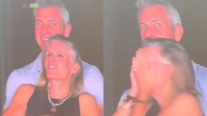 Fãs lotam redes do Coldplay após flagrante embaraçoso de CEO