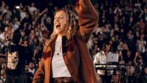 Gabi Sampaio leva ‘Som do Céu’ a multidão com show gratuito