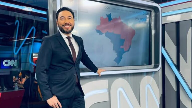 Jornalista da CNN Brasil se emociona com morte de Ozzy Osbourne