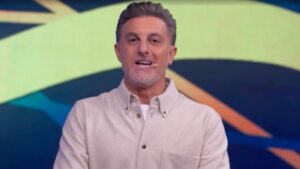 Luciano Huck exalta Dança dos Famosos e diz: "Cultural"
