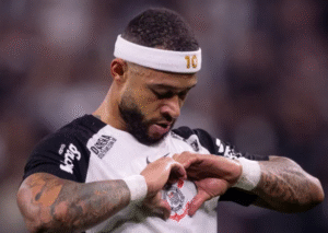 Neto traz bomba sobre possível saída de Memphis Depay