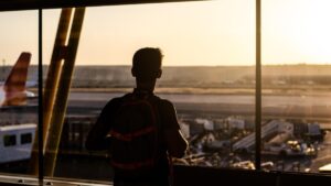 Pedidos batem recorde e EUA atrasam emissão de Green Card e visto